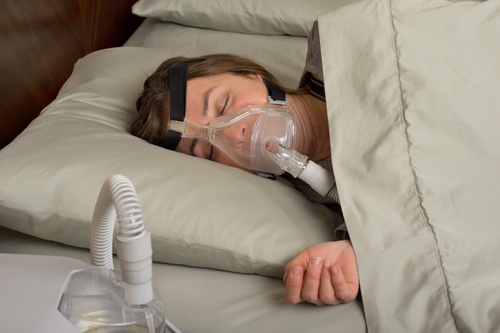 woman_sleeping_with_cpap.jpg